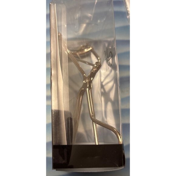 ELF Eyelash Curler With Comfortable Rubber Pad & Ergonomic Design - Picture 2 of 5